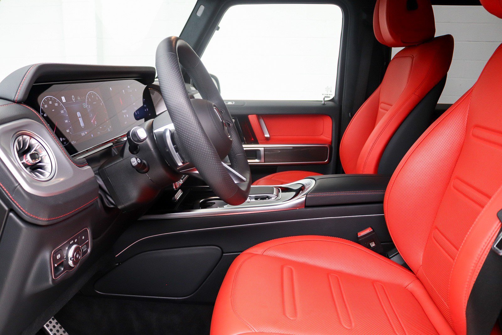 Used 2025 Mercedes-Benz G 550 image 19