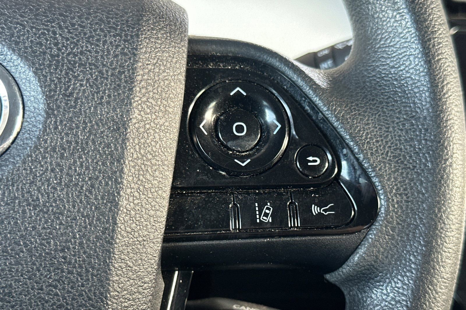 Certified 2020 Toyota Prius LE w/ Carpet Mat Package image 30