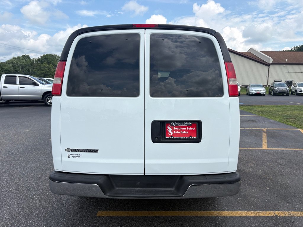 Used 2017 Chevrolet Express 3500 LT w/ LT Preferred Equipment Group RWD image 7