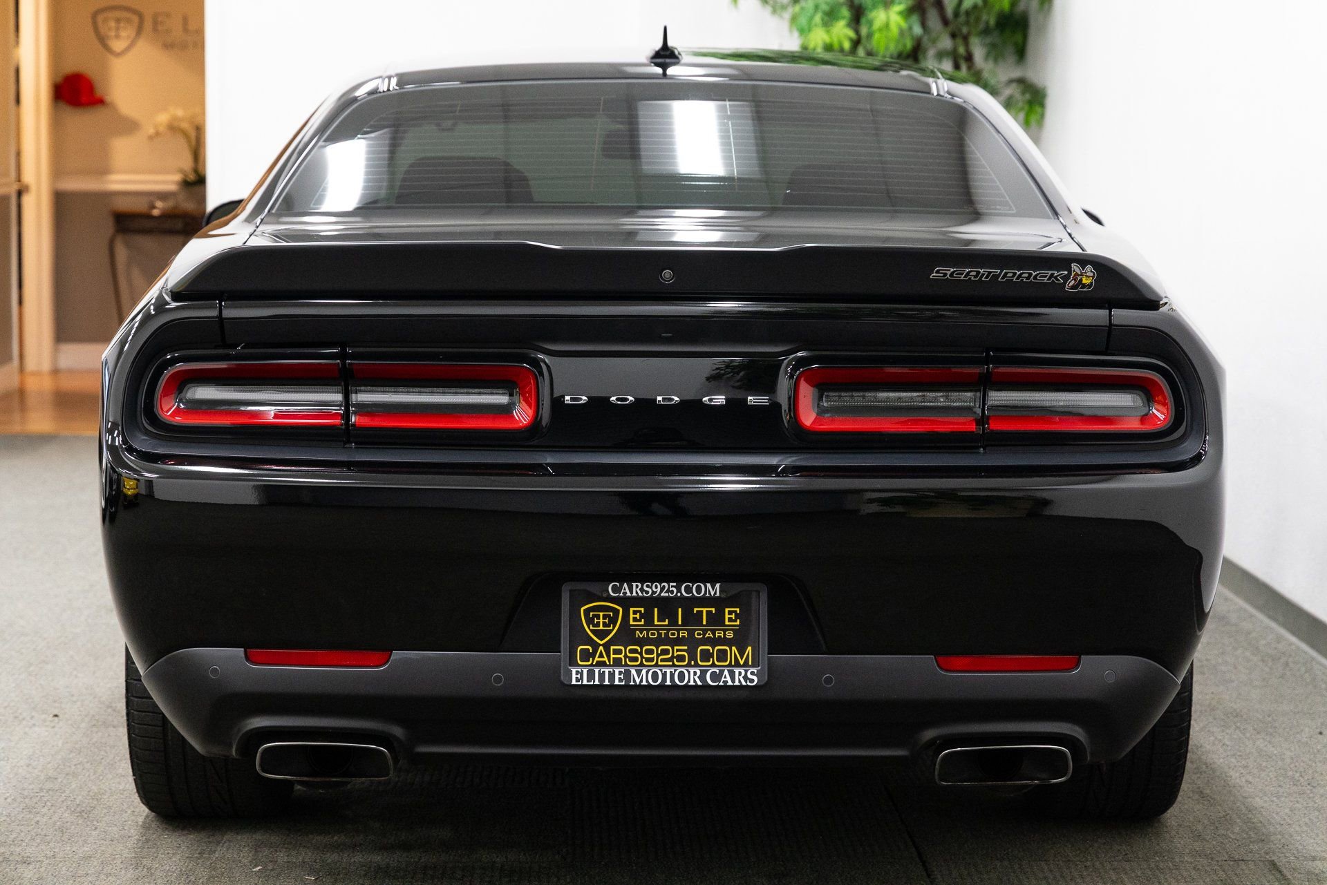 Used 2023 Dodge Challenger R/T Scat Pack RWD image 4