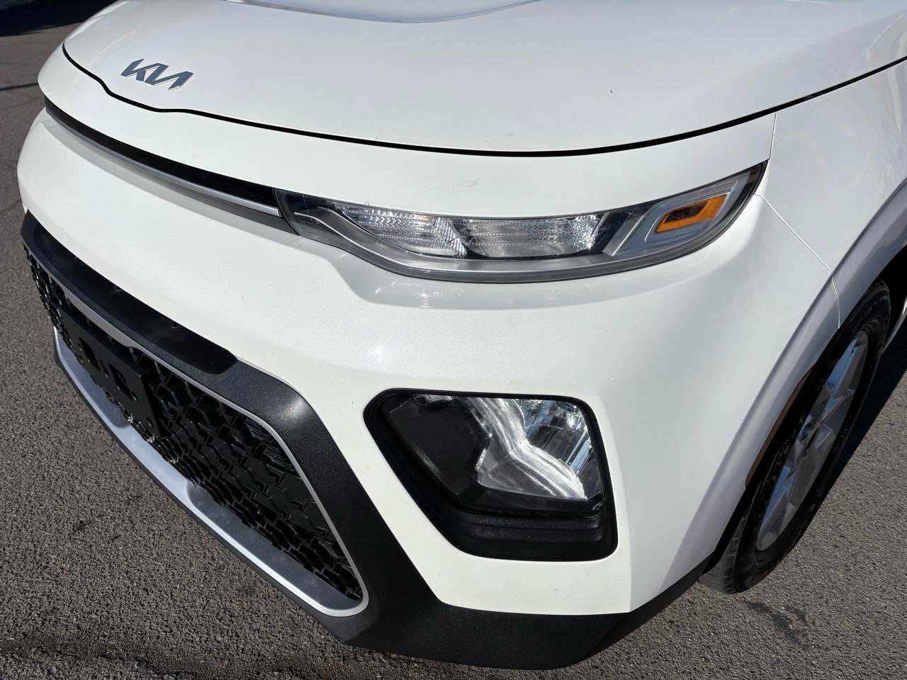Used 2022 Kia Soul LX w/ Technology Package FWD image 3