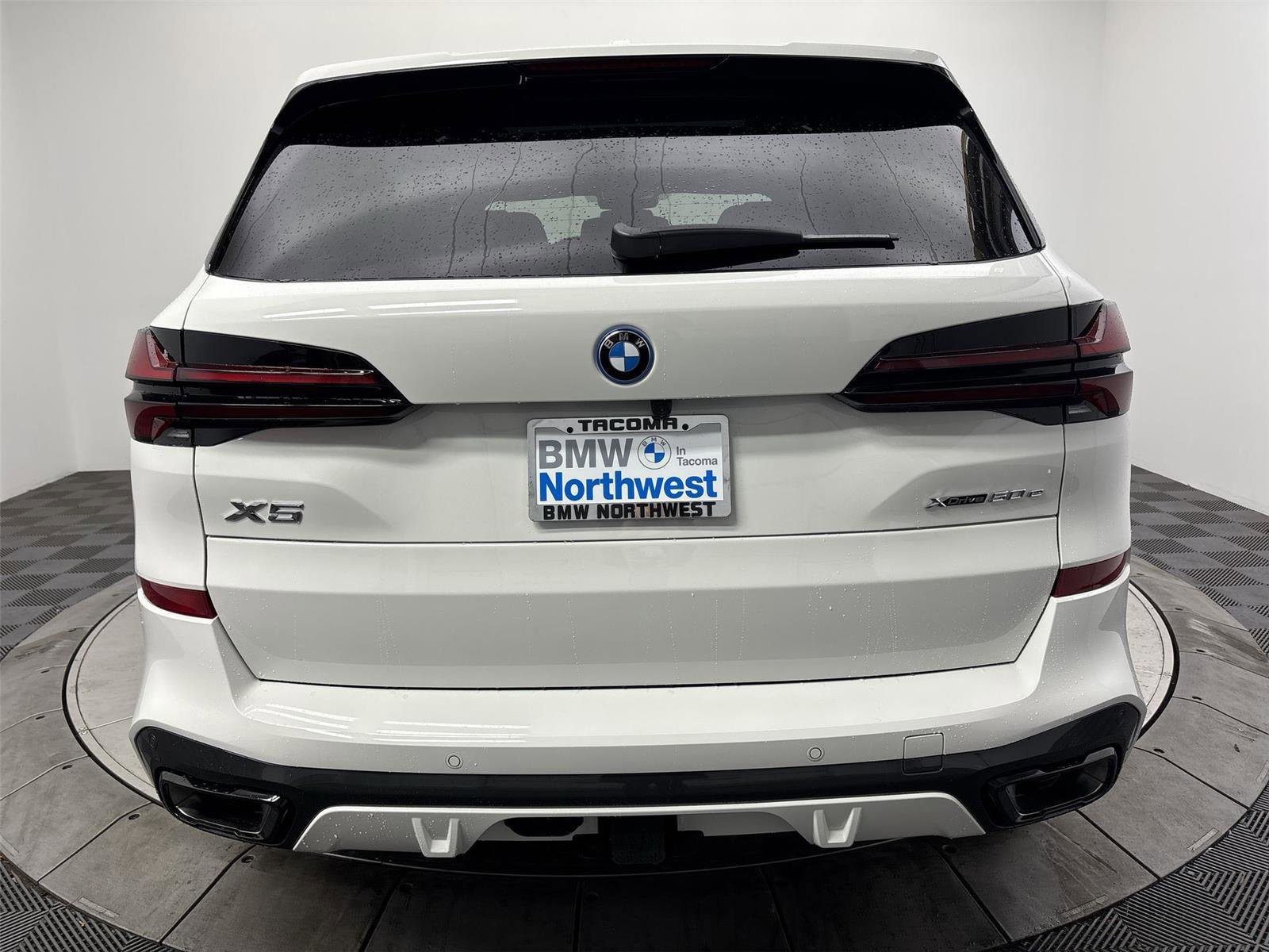 New 2026 BMW X5 xDrive50e w/ M Sport Package image 15