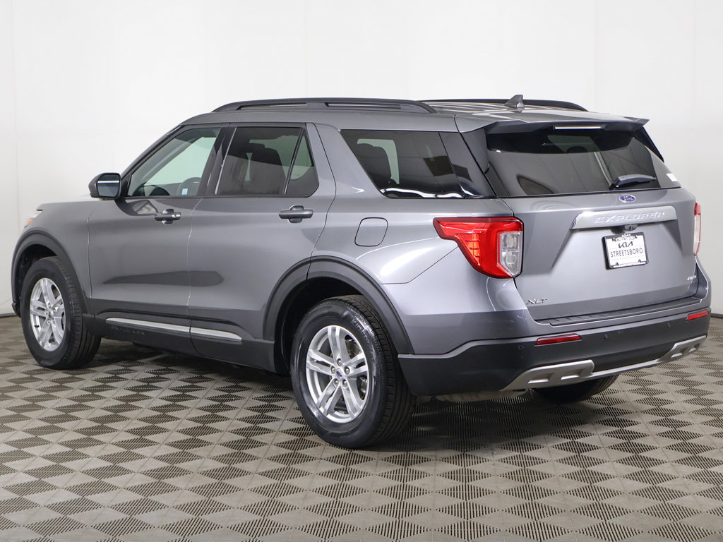 Used 2023 Ford Explorer XLT w/ Equipment Group 202A AWD/4WD image 7