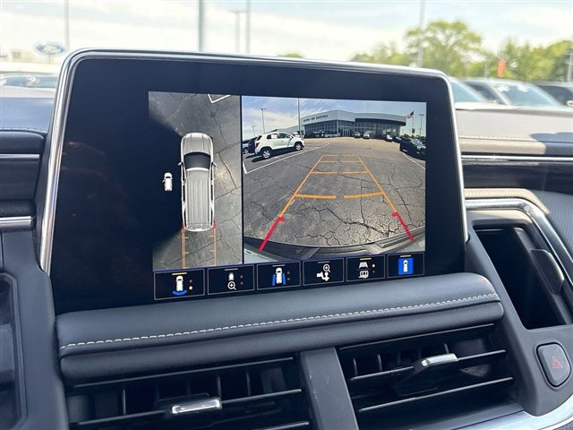 New 2023 GMC Yukon SLT w/ SLT Luxury Package AWD/4WD image 15