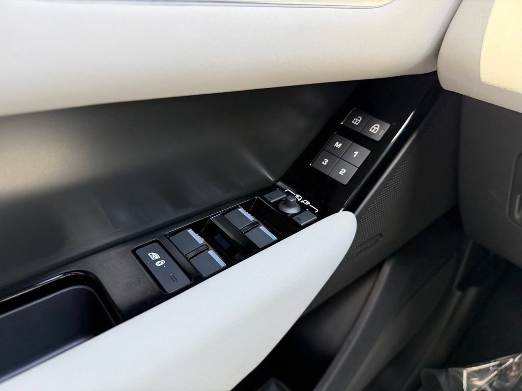 New 2026 Land Rover Range Rover Velar S AWD/4WD image 13