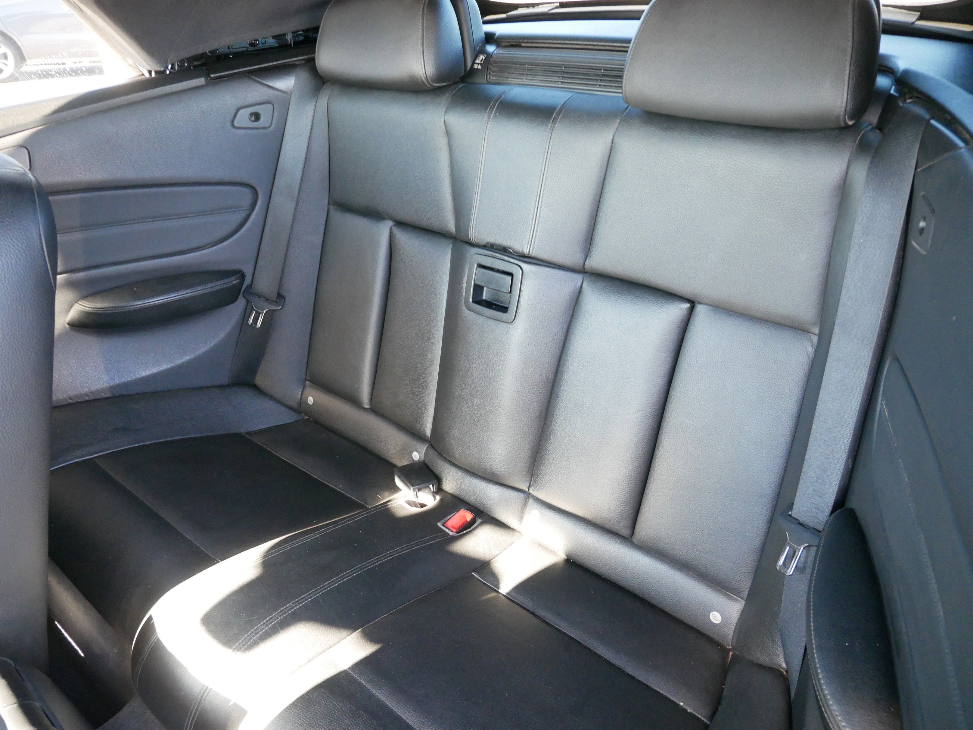 Used 2011 BMW 135i Convertible image 34