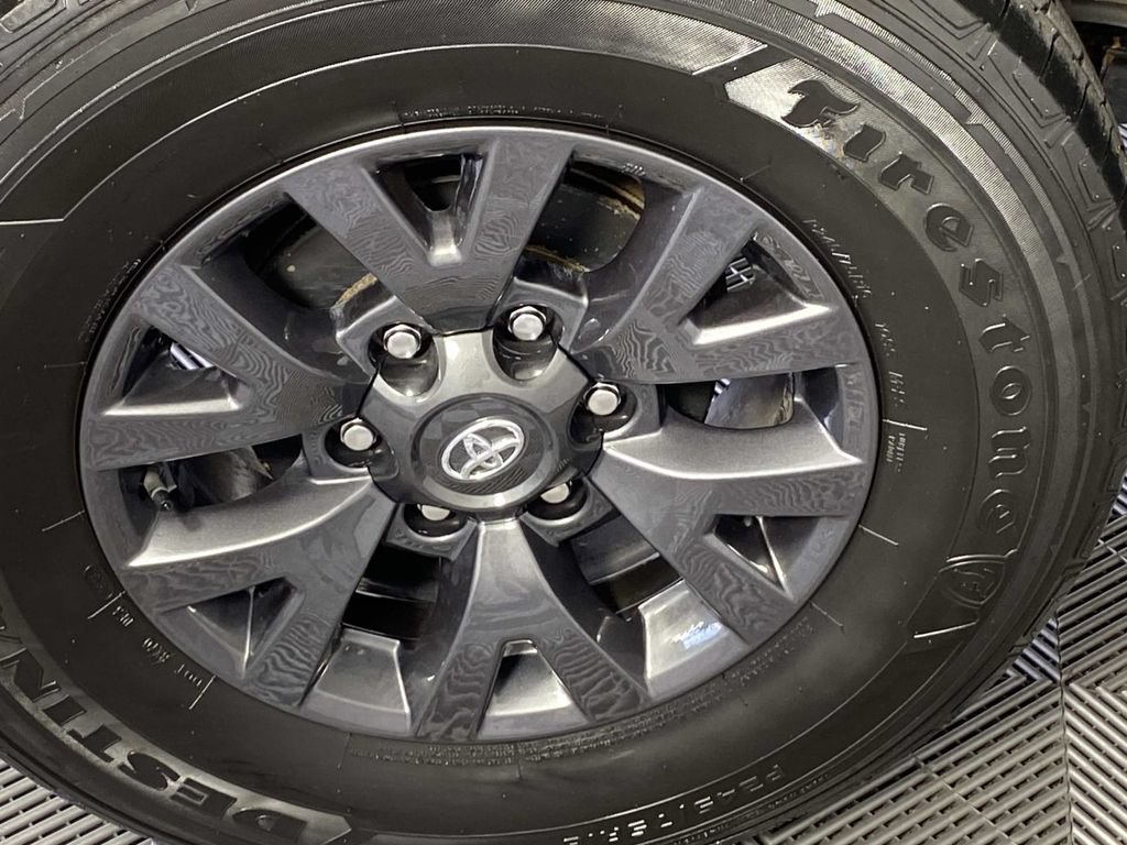 Used 2023 Toyota Tacoma SR5 AWD/4WD image 28
