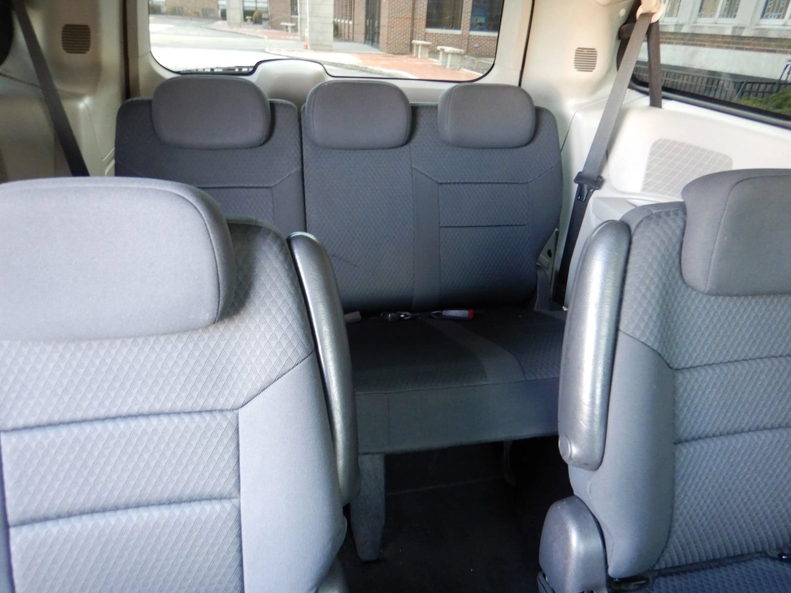 Used 2010 Dodge Grand Caravan SXT FWD image 21