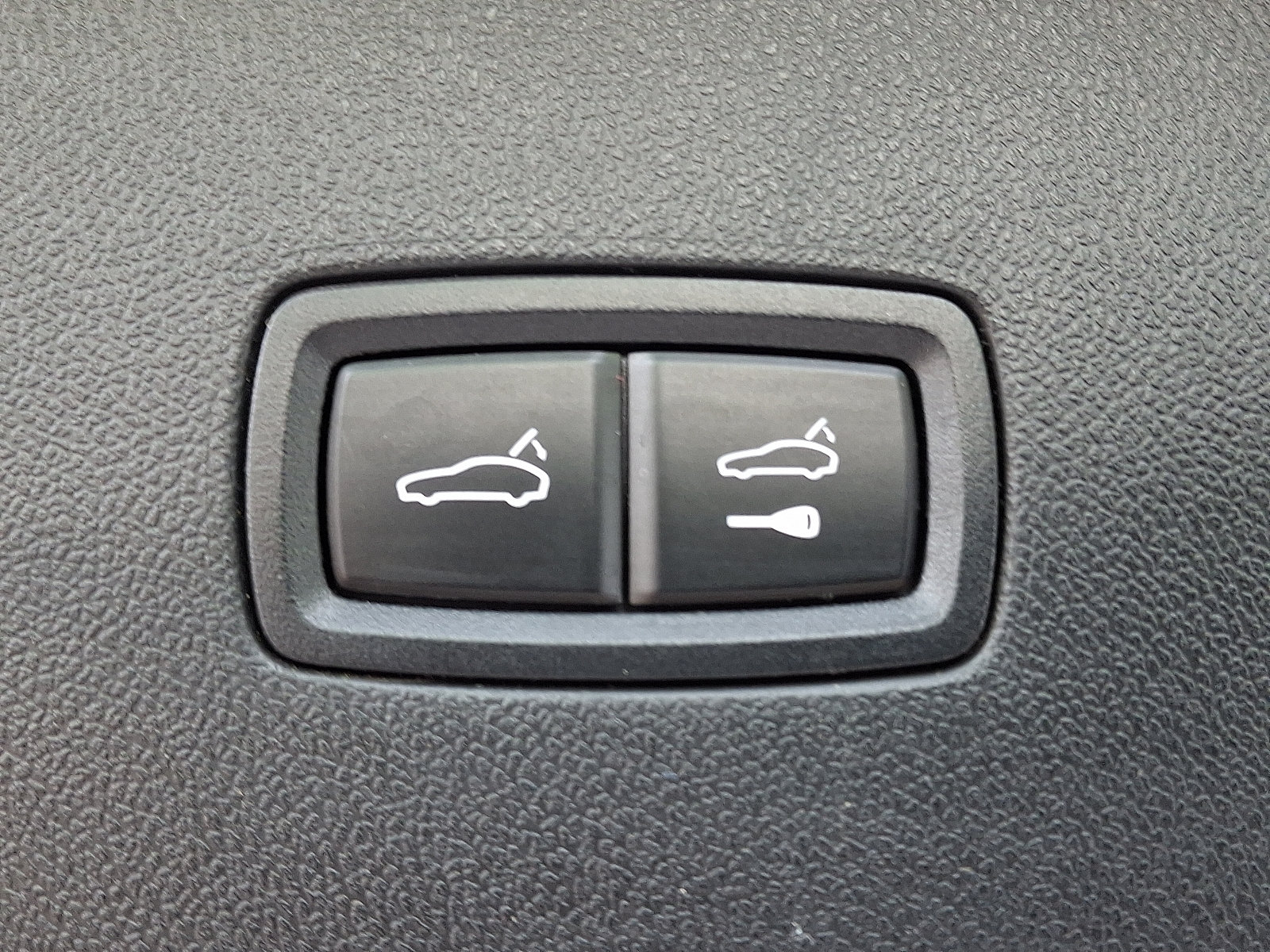 Used 2022 Porsche Cayenne GTS AWD/4WD image 31