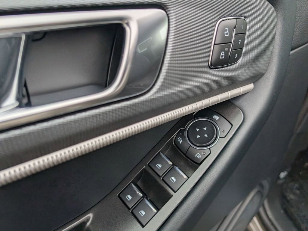 New 2026 Ford Explorer ST-Line w/ ST-Line Street Pack image 22