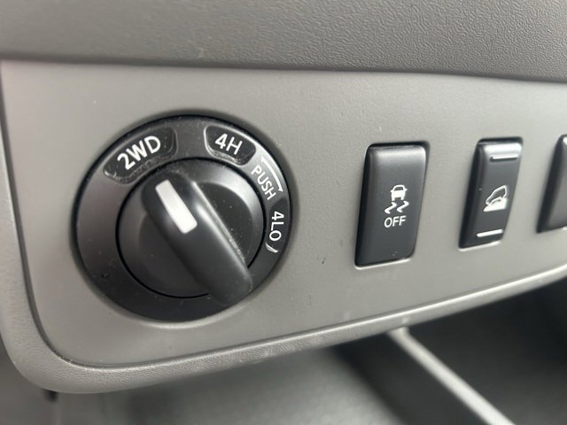 Used 2012 Nissan Frontier SV w/ SV Premium Utility Pkg image 14