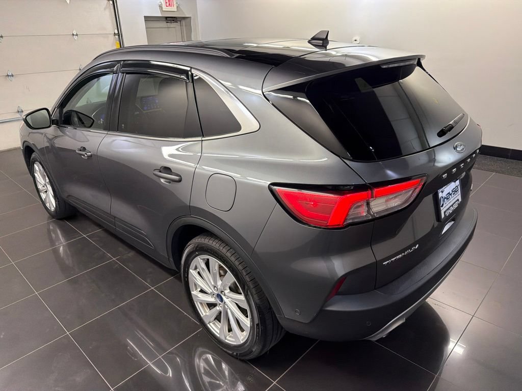 Used 2022 Ford Escape Titanium w/ Titanium Elite Package AWD/4WD image 4