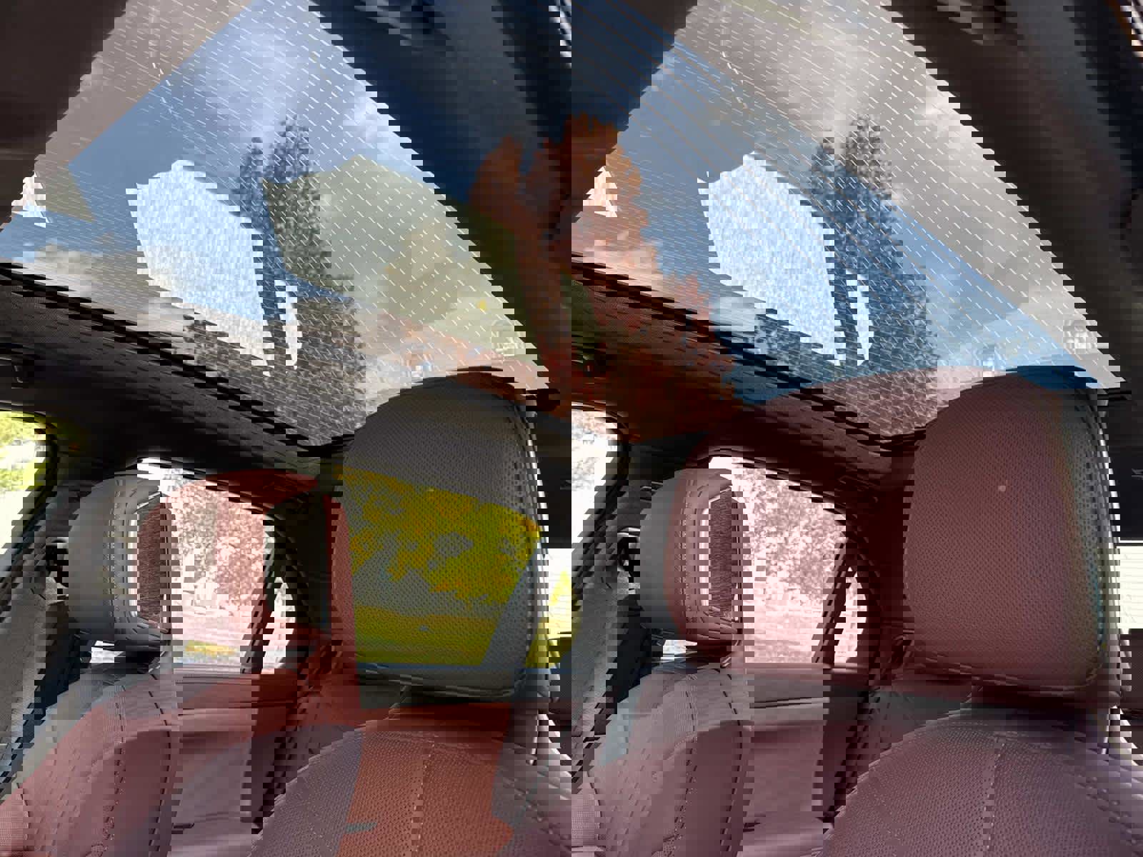 Certified 2025 BMW 760i xDrive w/ Executive Package image 4