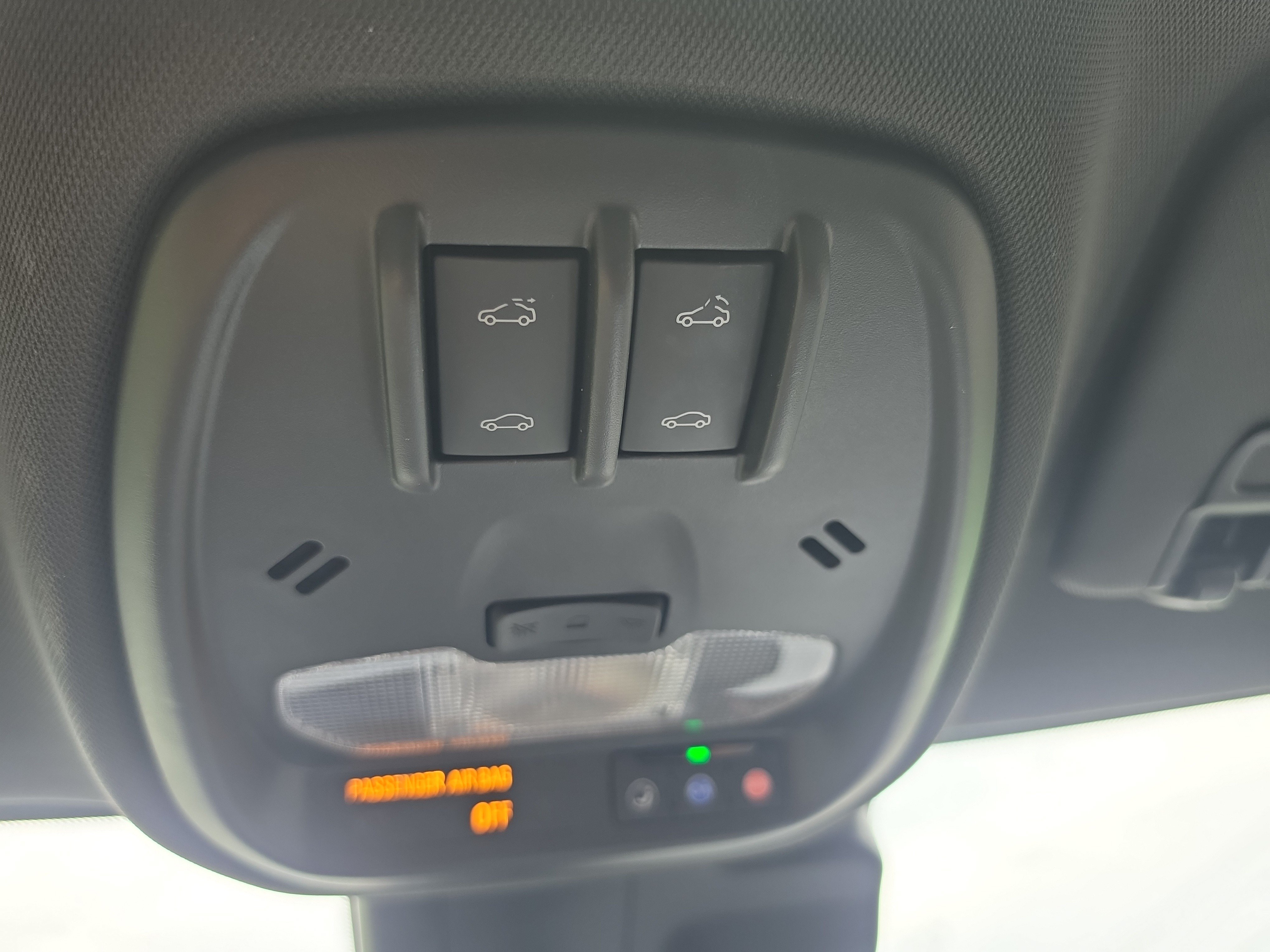 Used 2026 Chevrolet Trax RS w/ Sunroof Package FWD image 32