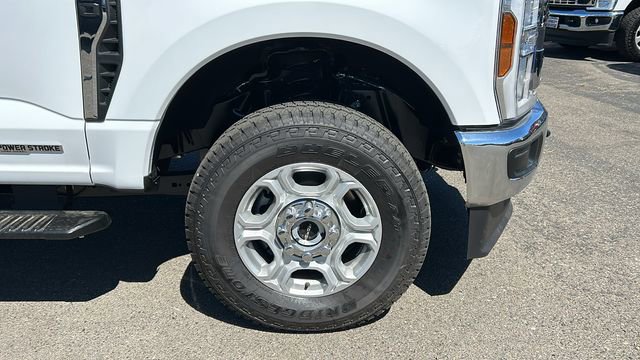 New 2026 Ford F250 XLT w/ FX4 Off-Road Package image 9