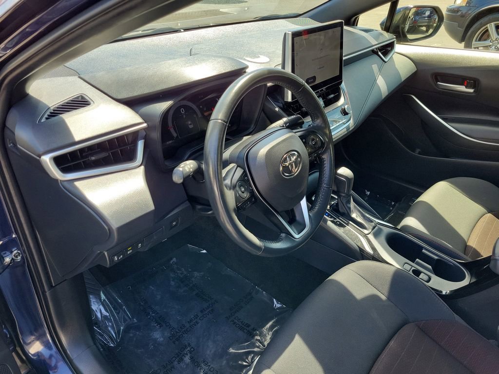Used 2025 Toyota Corolla SE w/ SE Premium Package FWD image 21