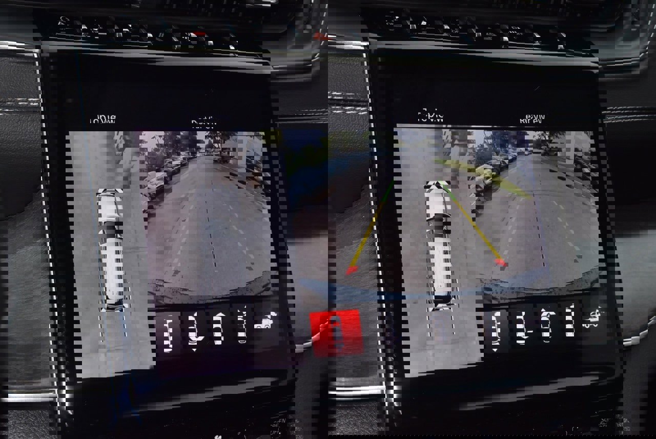 Used 2023 Jeep Grand Cherokee Limited w/ Luxury Tech Group II image 28