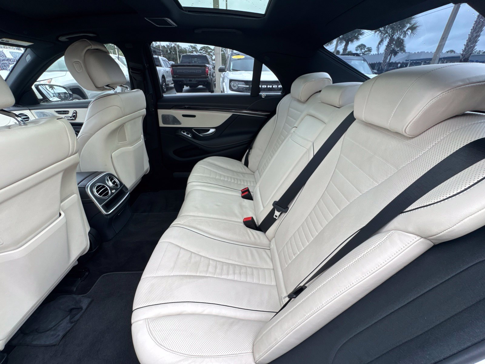 Used 2020 Mercedes-Benz S 560 Sedan image 19