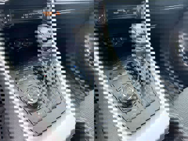 Used 2021 Toyota RAV4 LE AWD/4WD image 16