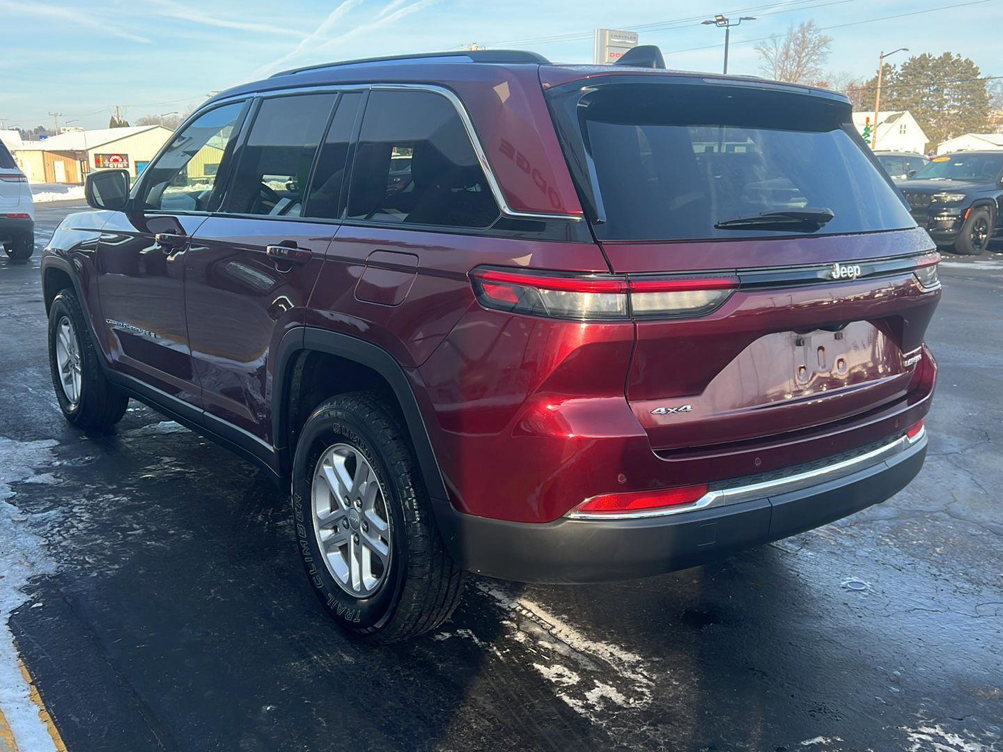 Used 2023 Jeep Grand Cherokee Laredo image 22