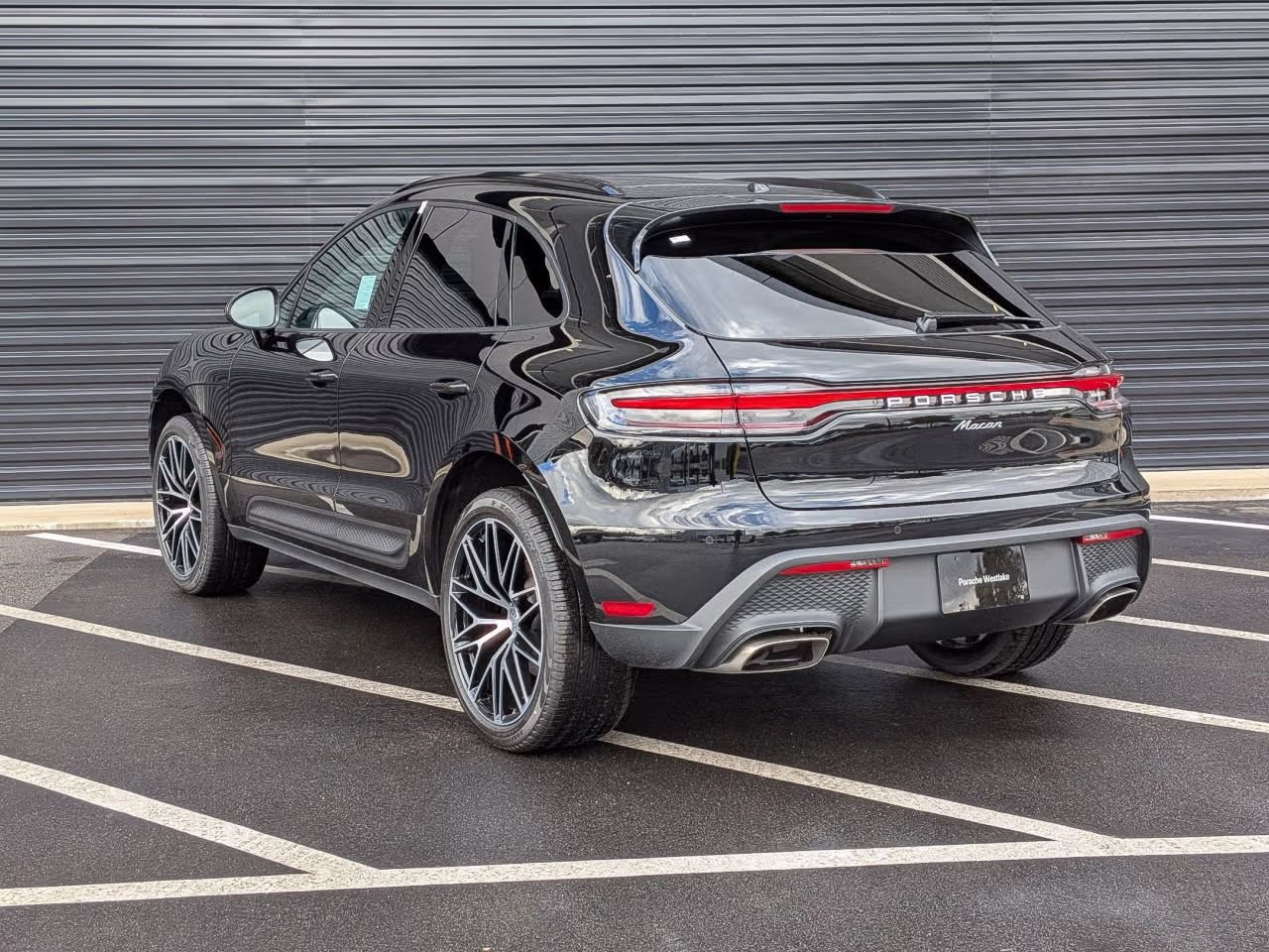 Certified 2026 Porsche Macan AWD/4WD image 3