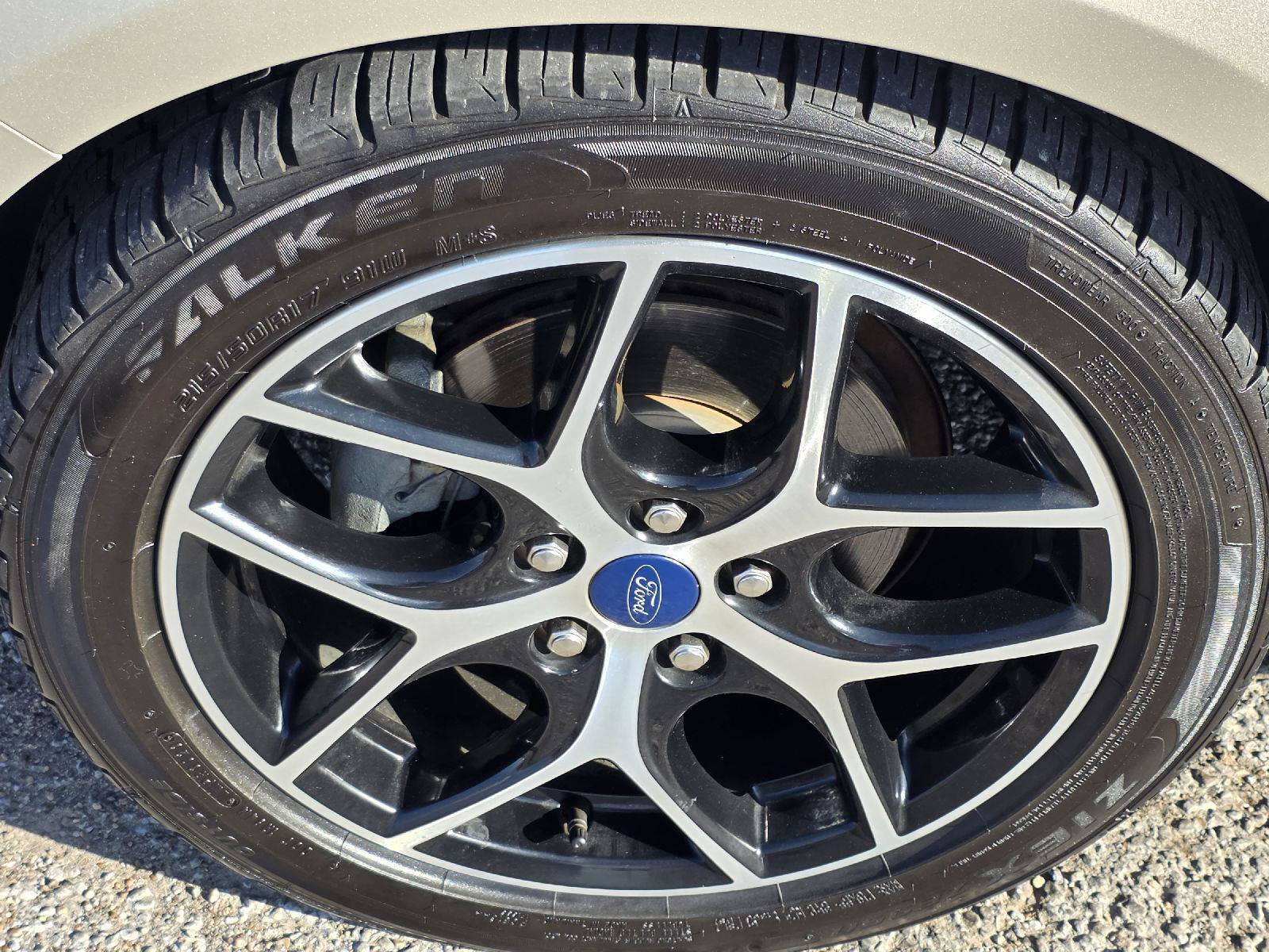 Used 2018 Ford Focus SEL w/ Cold Weather Package image 40