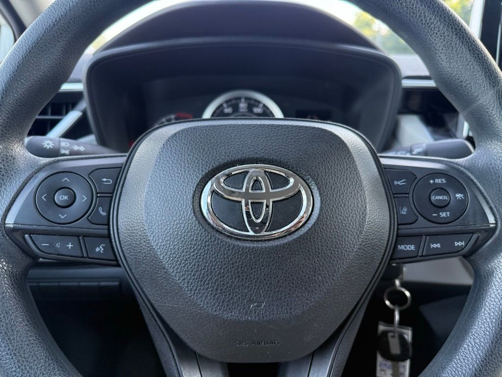 Used 2020 Toyota Corolla LE FWD image 21