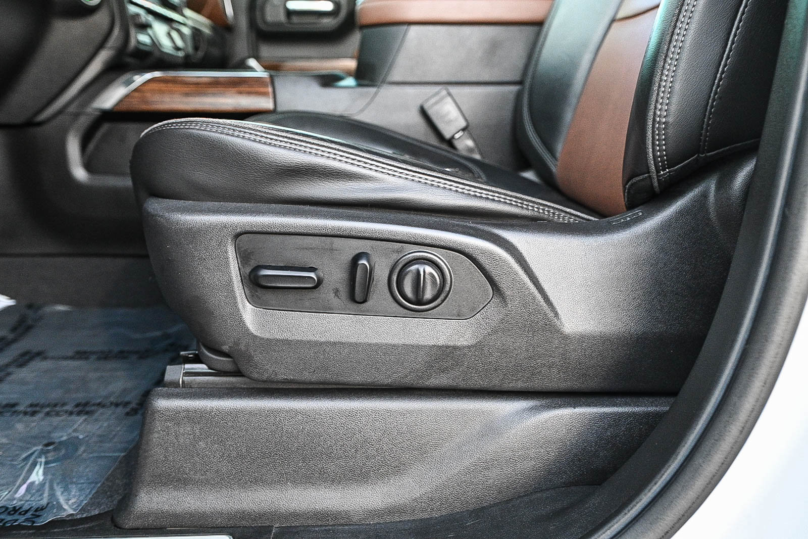 Used 2019 Chevrolet Silverado 1500 High Country image 22