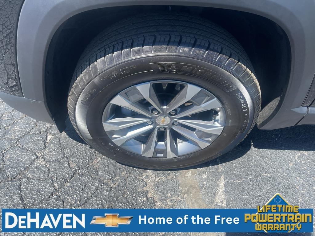 Used 2025 Chevrolet Equinox LT AWD/4WD image 9