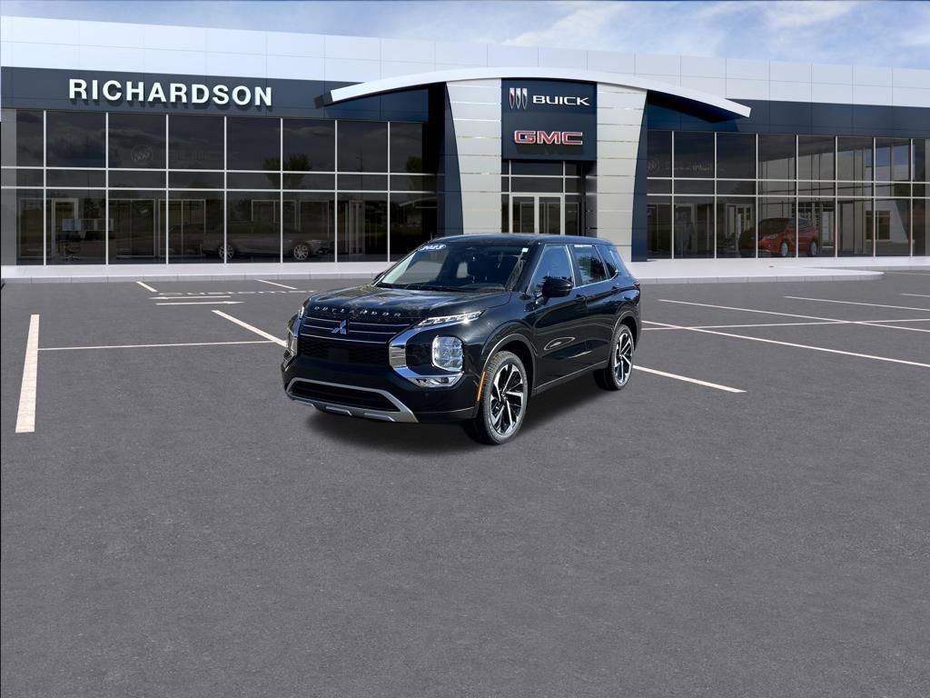 Used 2023 Mitsubishi Outlander SE Black Edition image 1