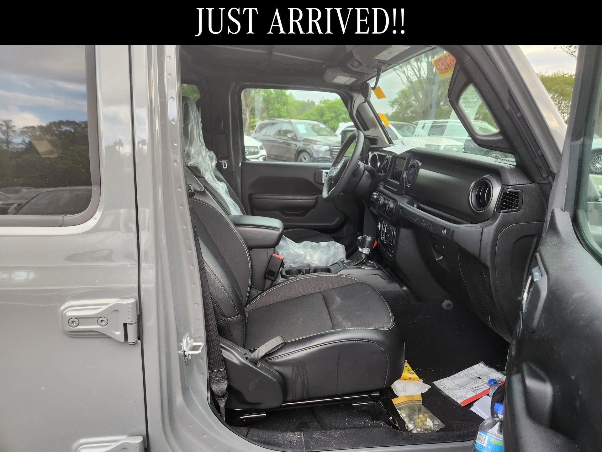 Used 2023 Jeep Wrangler Sport S image 11