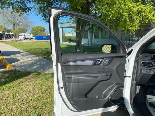 Used 2025 Buick Enclave Sport Touring image 12