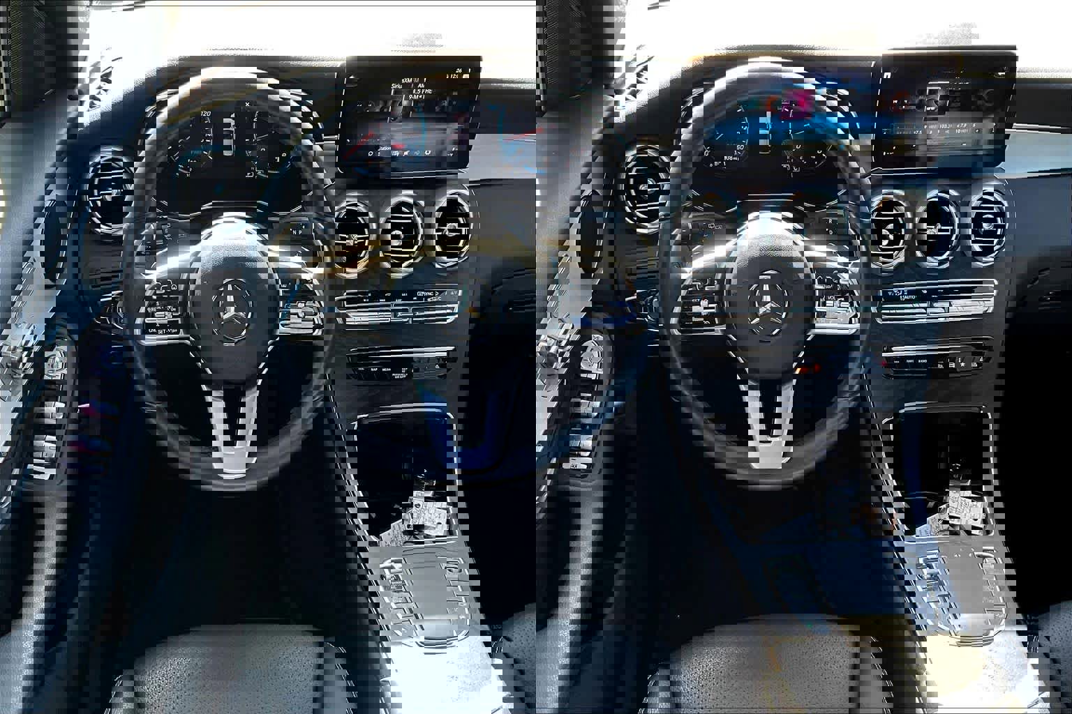 Used 2022 Mercedes-Benz GLC 300 w/ Premium Package Lite image 5