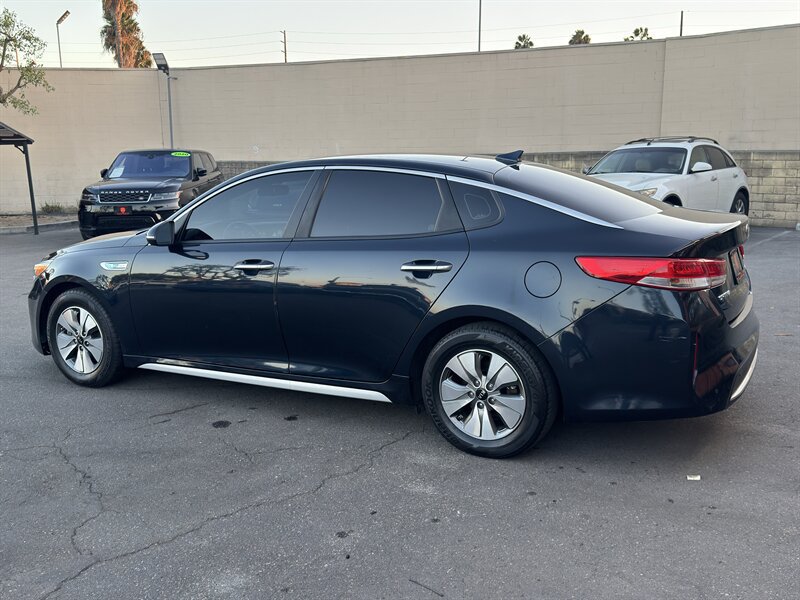Used 2018 Kia Optima Premium w/ Convenience Package FWD image 12