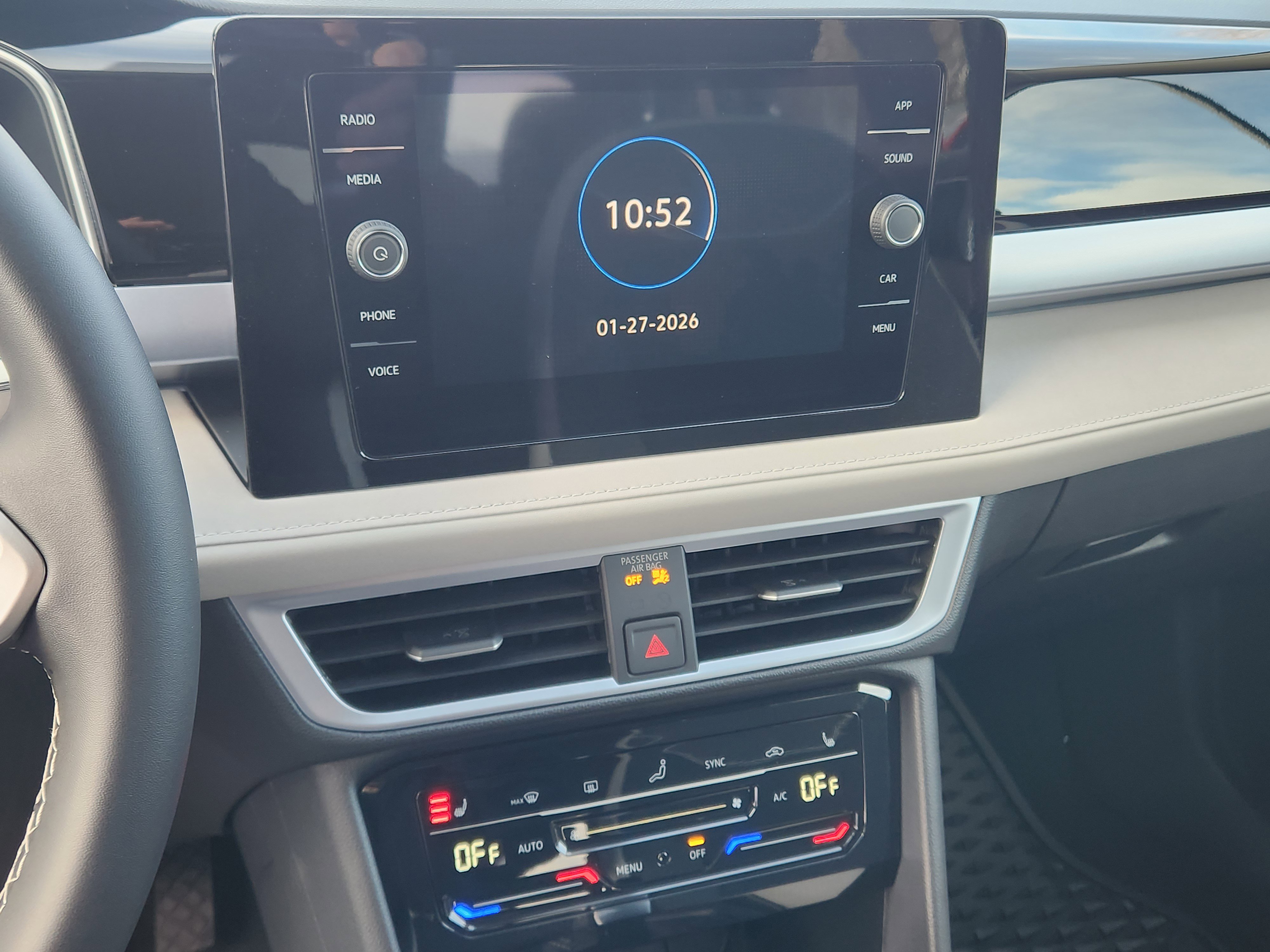 Used 2025 Volkswagen Taos SE image 13