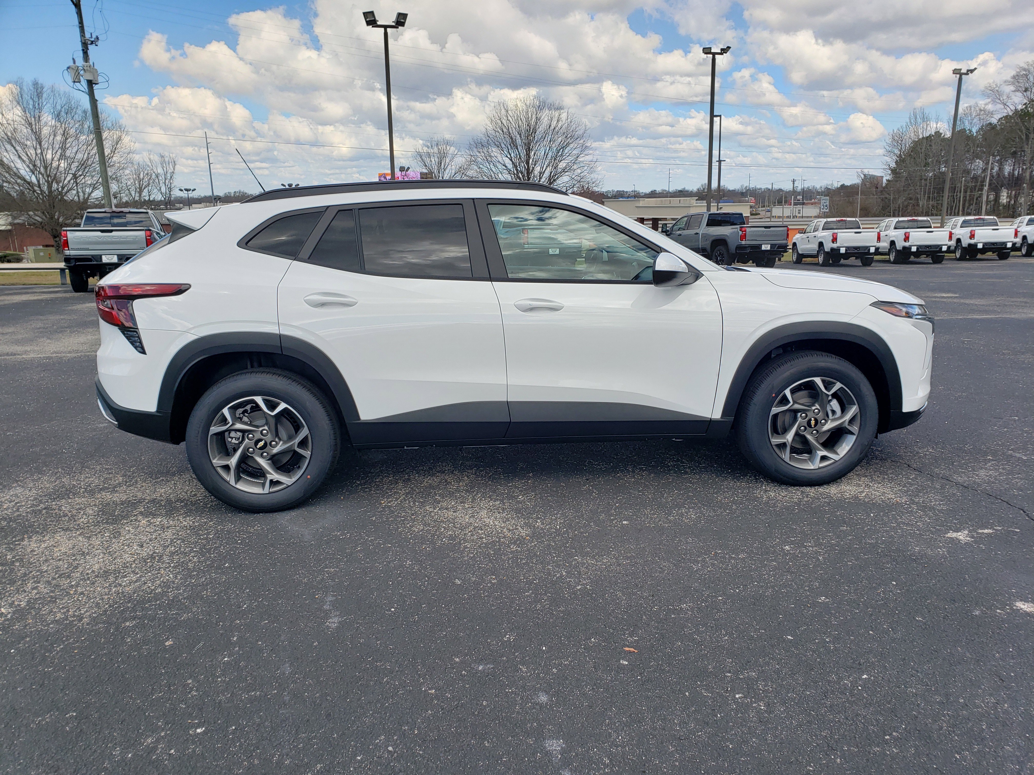 New 2026 Chevrolet Trax LT image 5