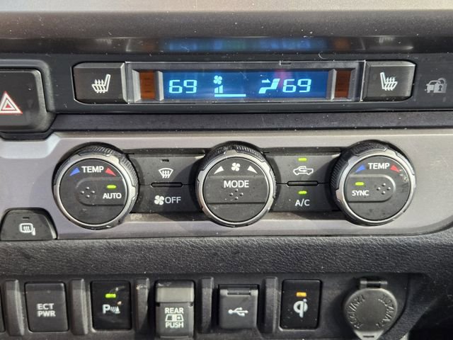 Used 2022 Toyota Tacoma Limited image 20
