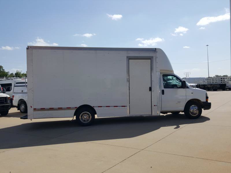 Used 2023 Chevrolet Express 4500 Extended w/ Power Convenience Package RWD image 6