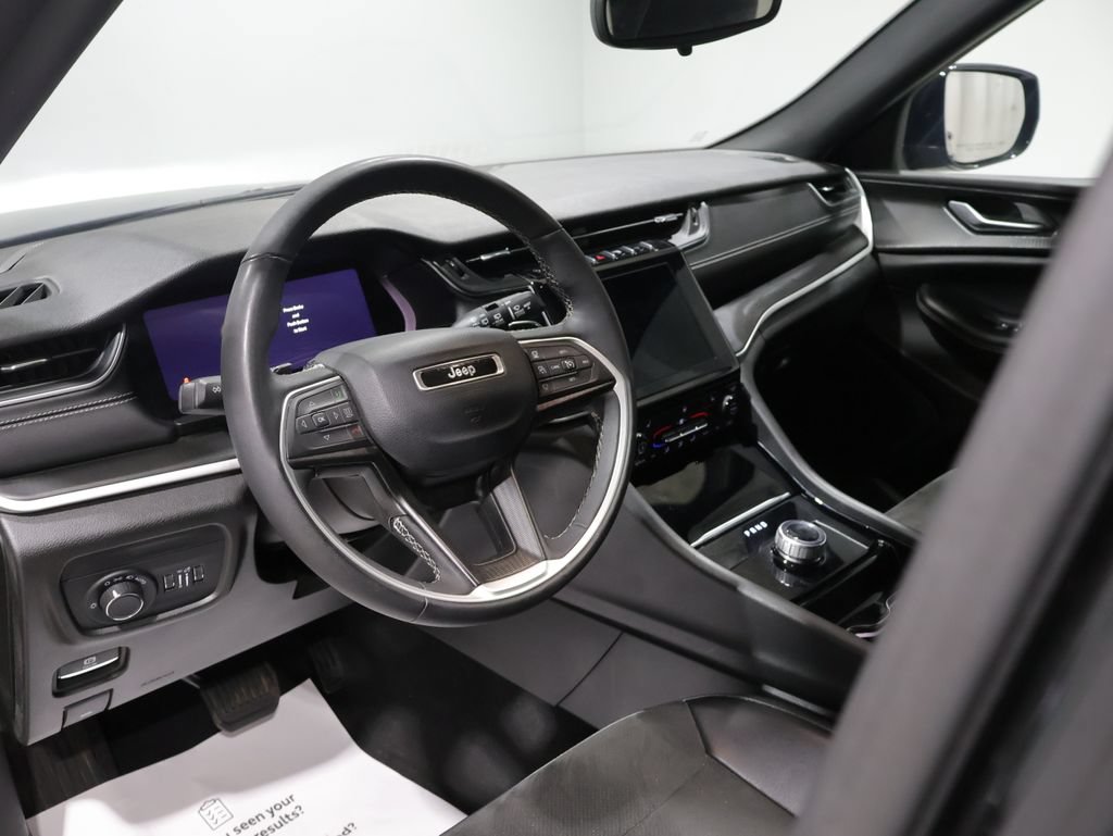 Used 2023 Jeep Grand Cherokee Altitude AWD/4WD image 15