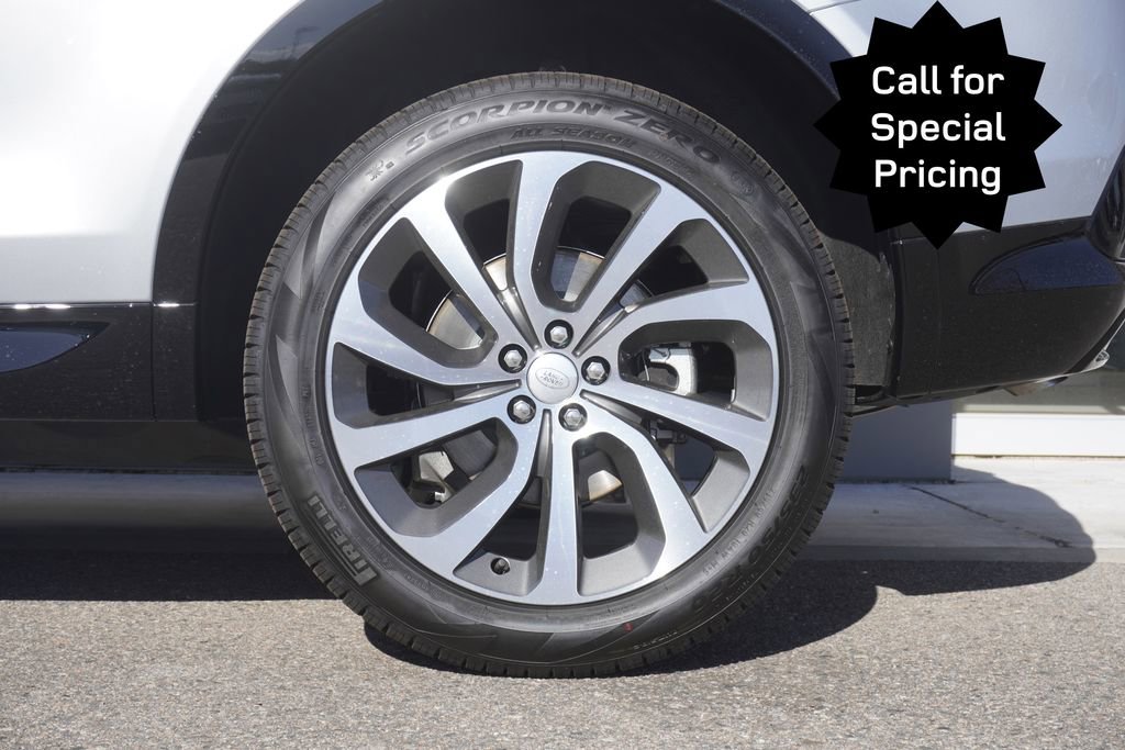 New 2025 Land Rover Discovery Sport Dynamic SE image 32