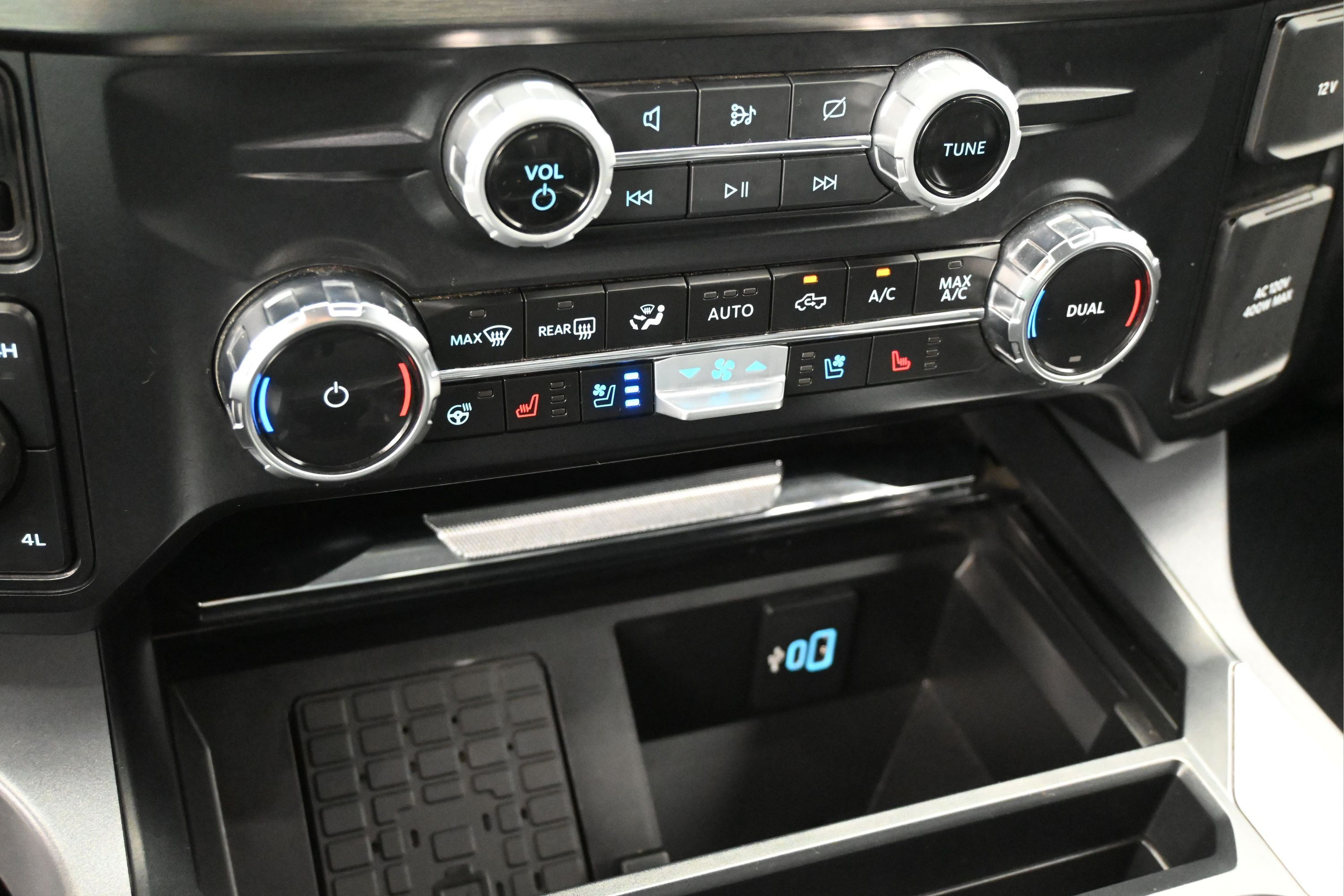 Used 2024 Ford F350 Lariat w/ Chrome Package AWD/4WD image 19