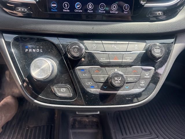 Used 2019 Chrysler Pacifica Touring Plus w/ S Appearance Package FWD image 12
