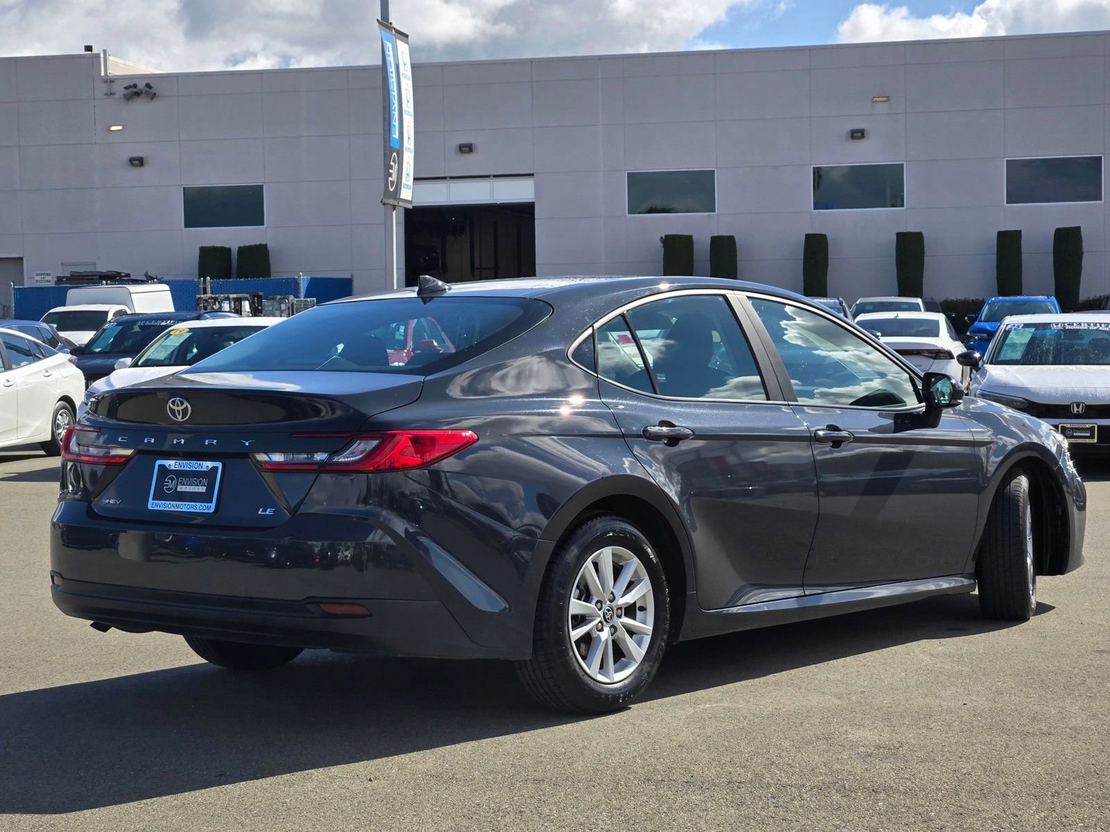 Used 2025 Toyota Camry LE image 8