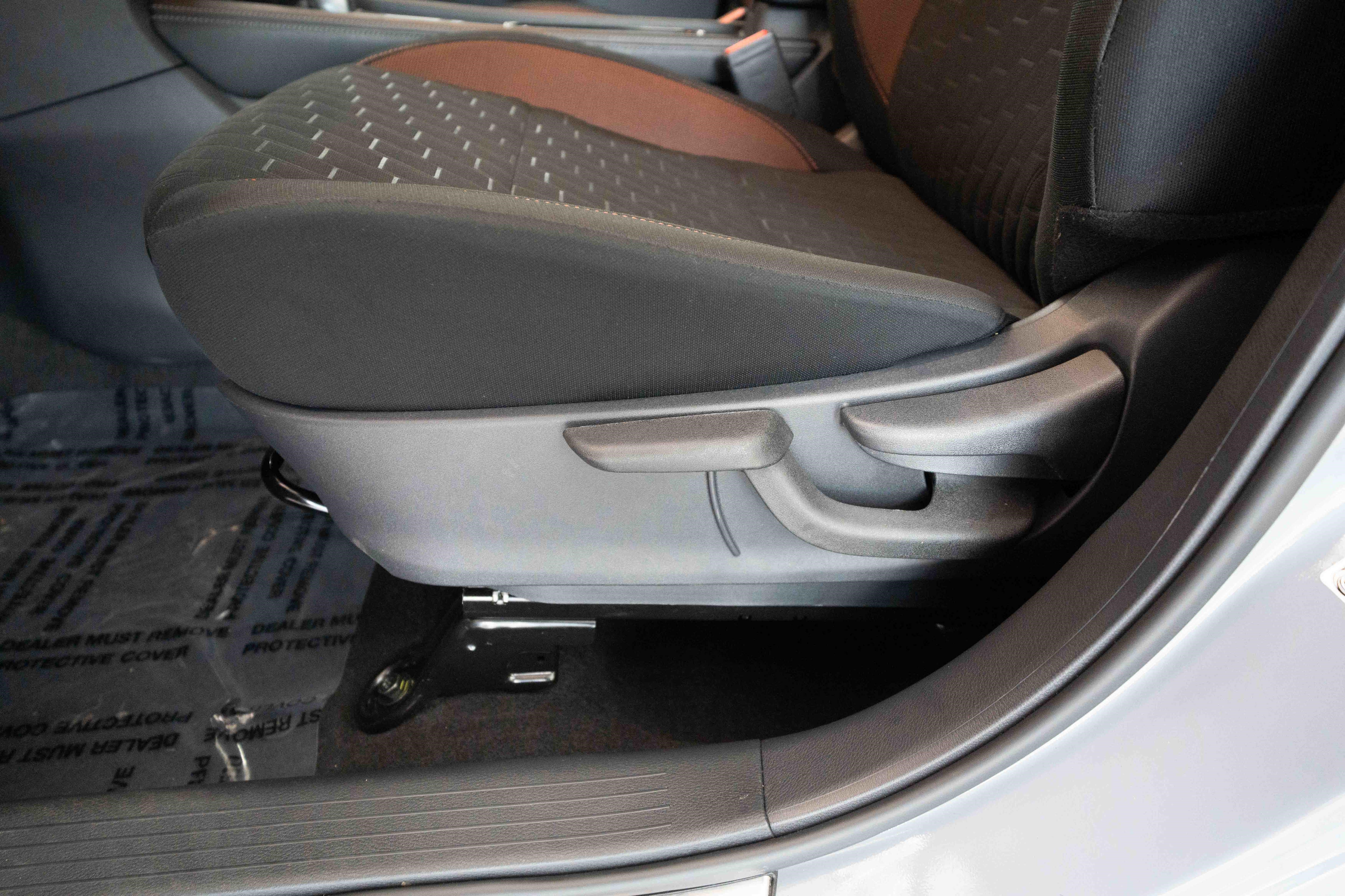 Used 2024 Nissan Kicks SR w/ Interior Electronics Package FWD image 12