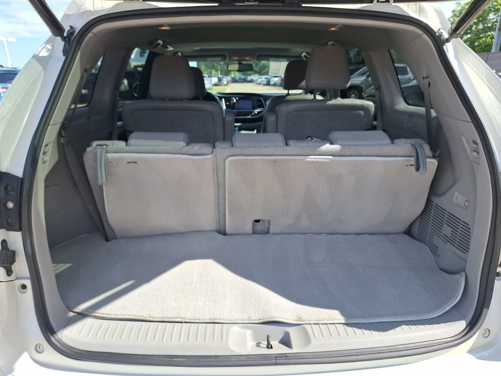 Used 2016 Toyota Highlander XLE FWD image 38