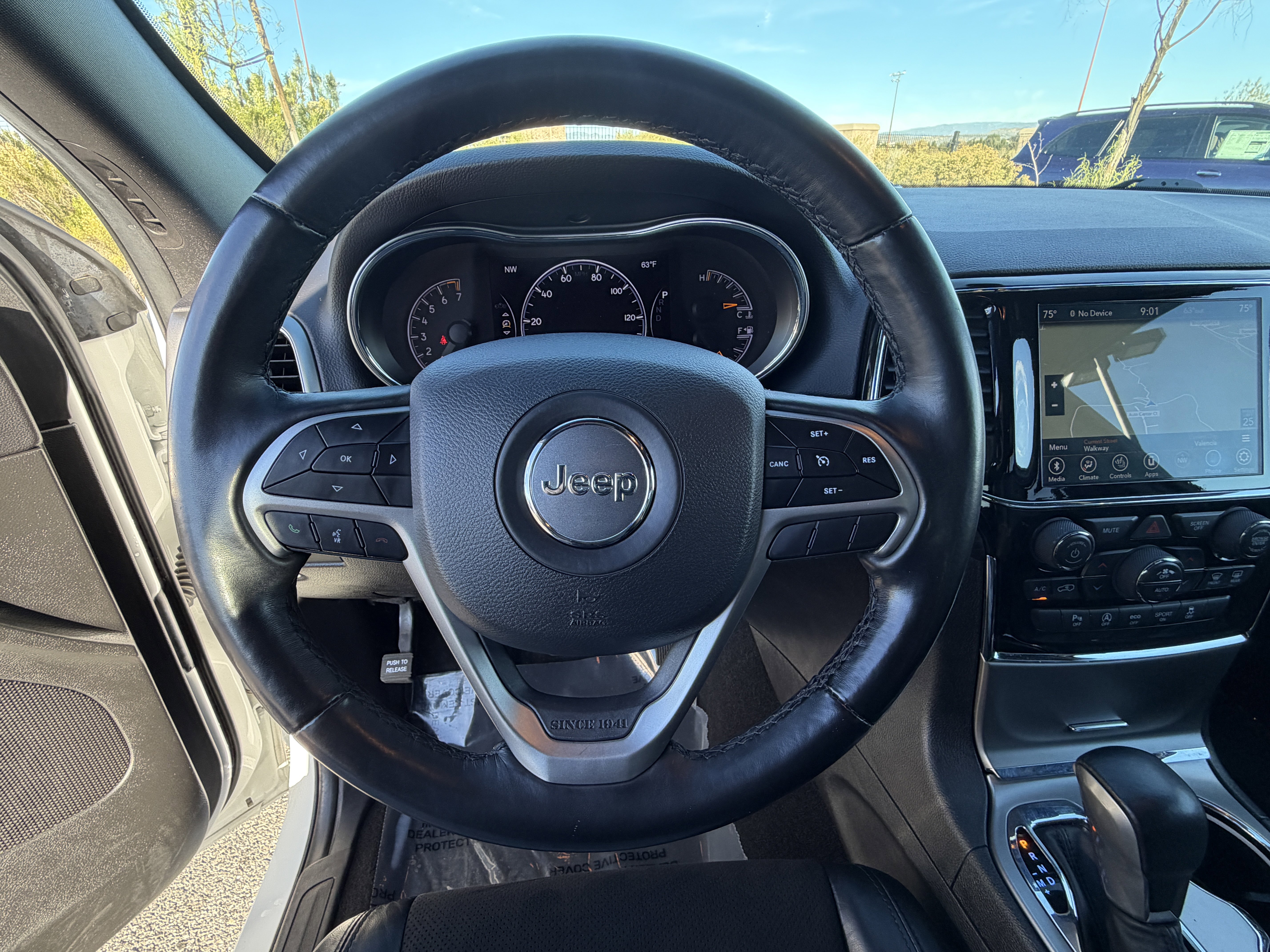 Used 2021 Jeep Grand Cherokee Laredo X image 24