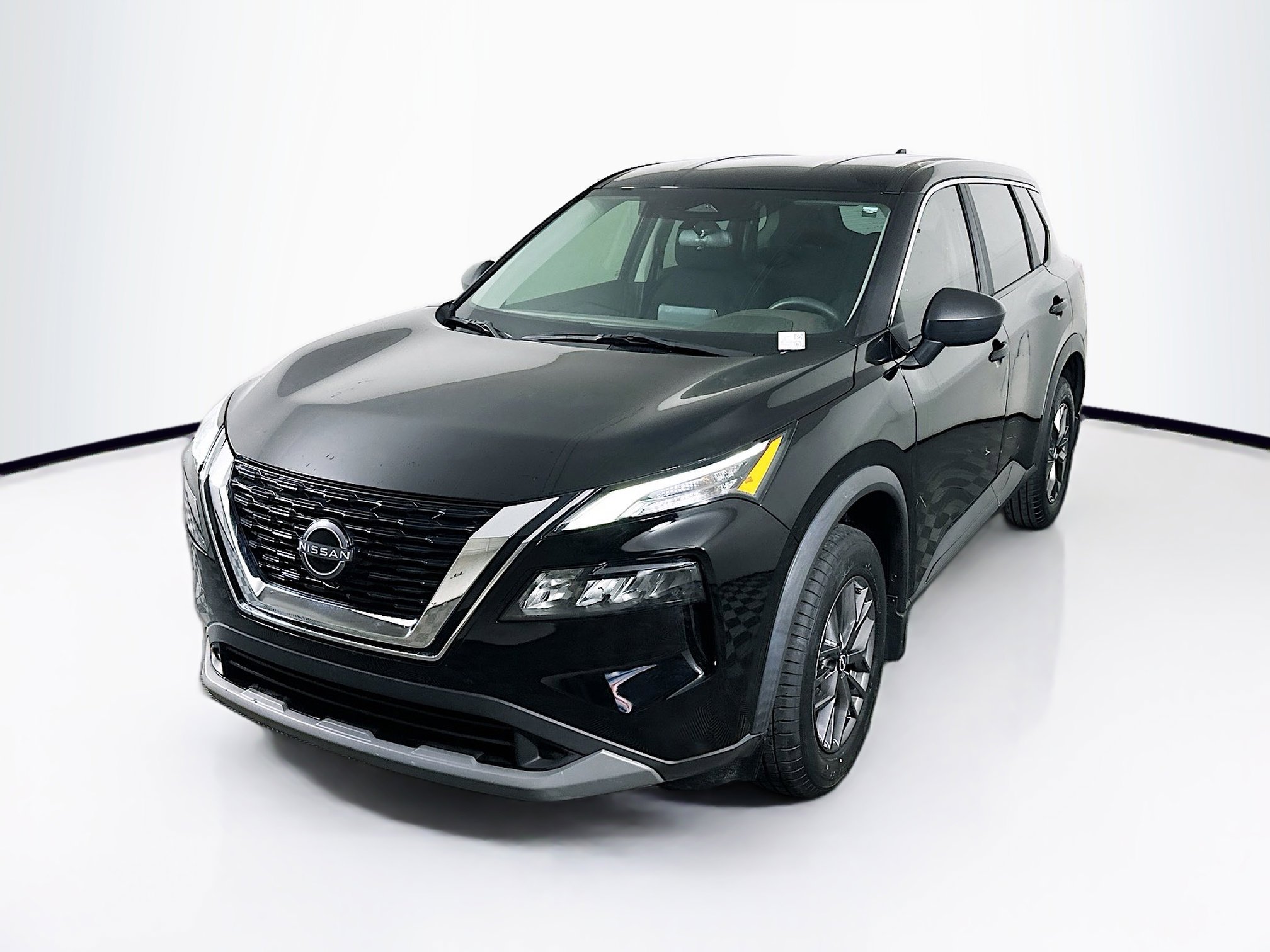 Used 2023 Nissan Rogue S image 3