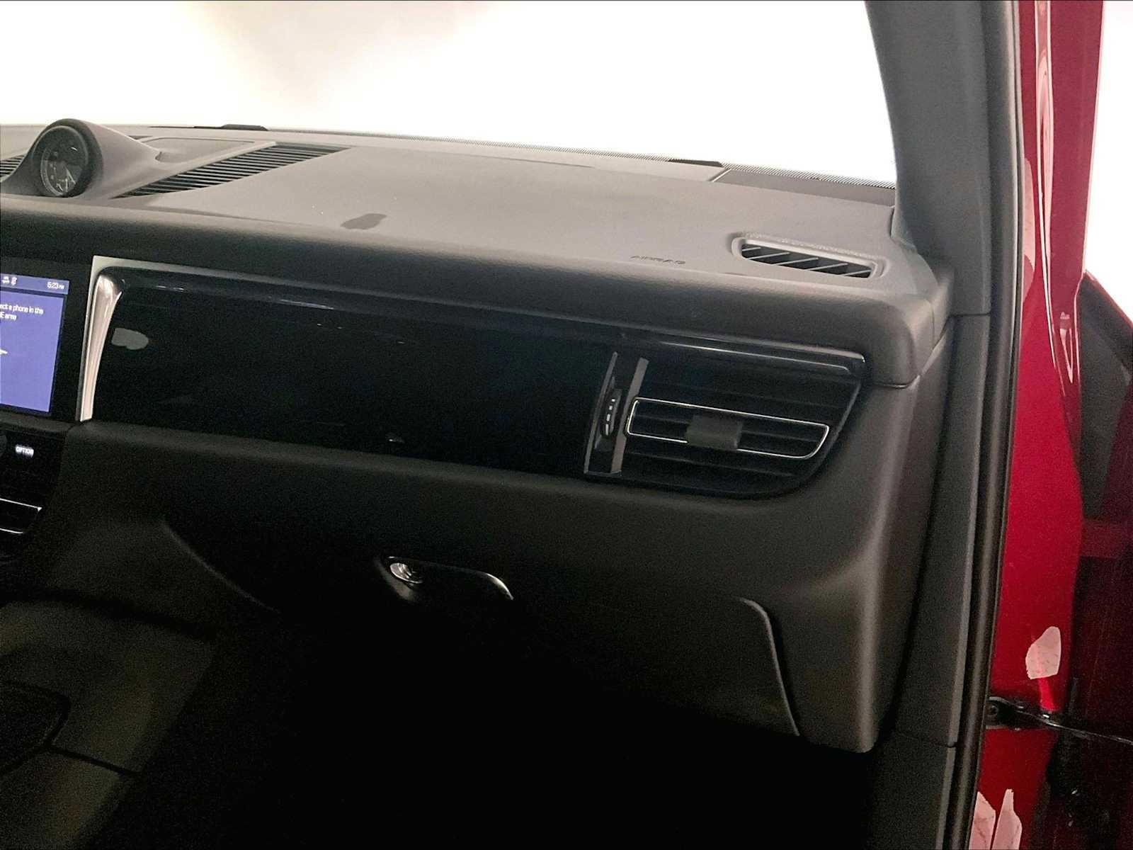 Used 2024 Porsche Macan image 23