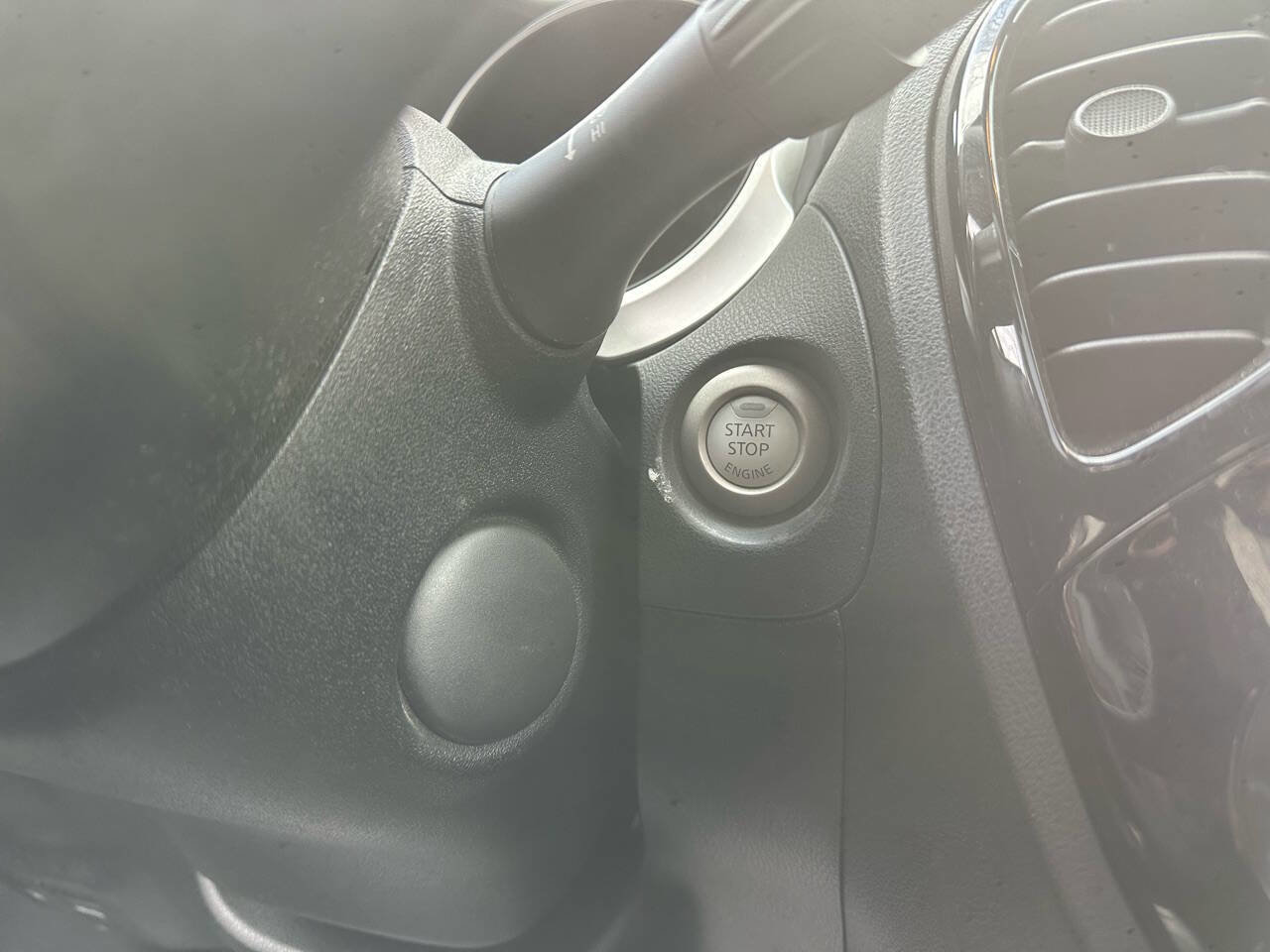 Used 2015 Nissan Juke SV image 36