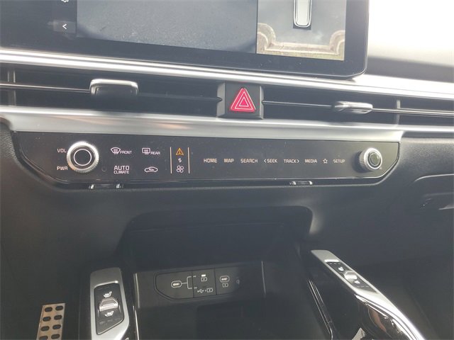 Certified 2025 Kia Sorento SX image 24